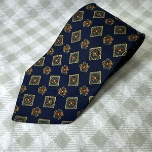 TOMMY HILFIGER MENS TIE NAVY BLUE WITH GREEN RED BLUE GOLD 4 X 58